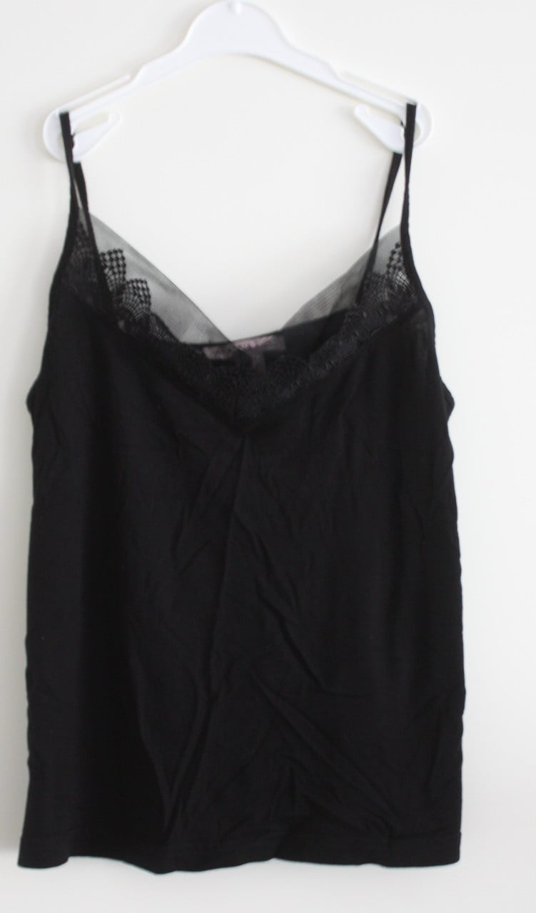 Zwarte top met kant maat 34