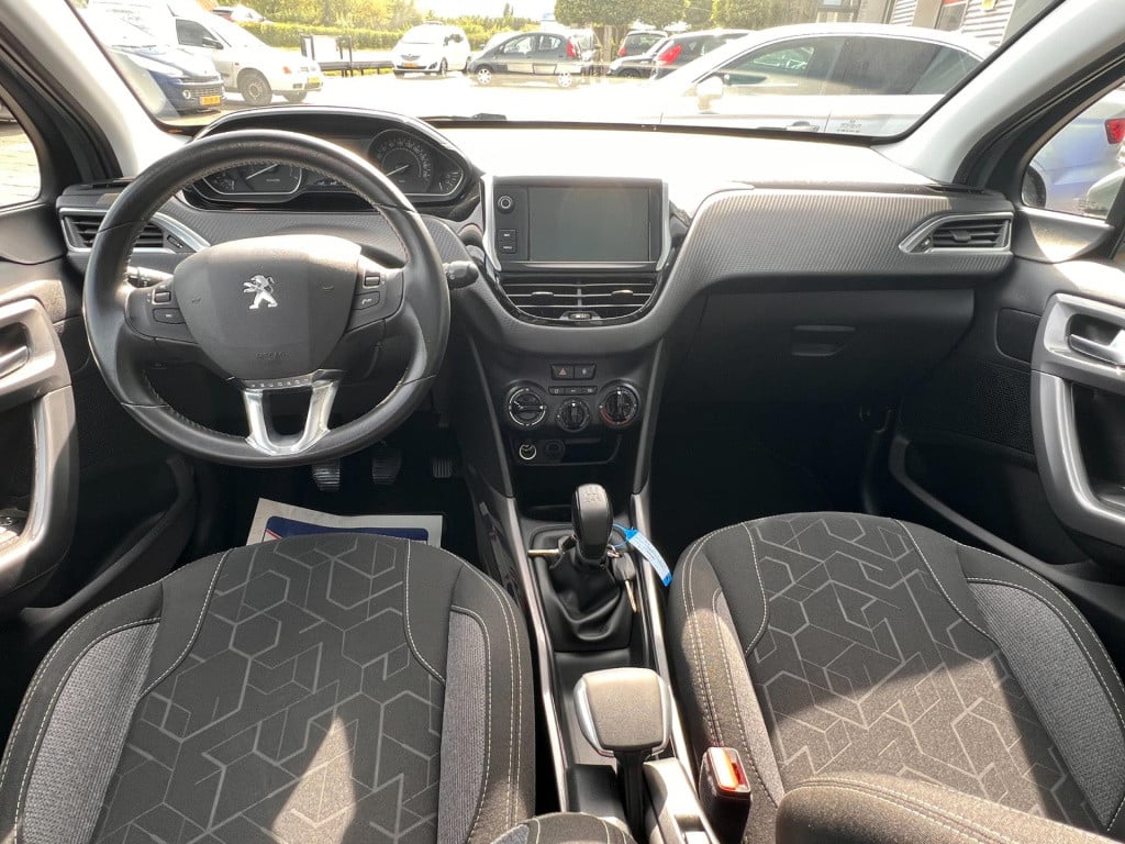 Peugeot 2008 1.2 puretech blue lion