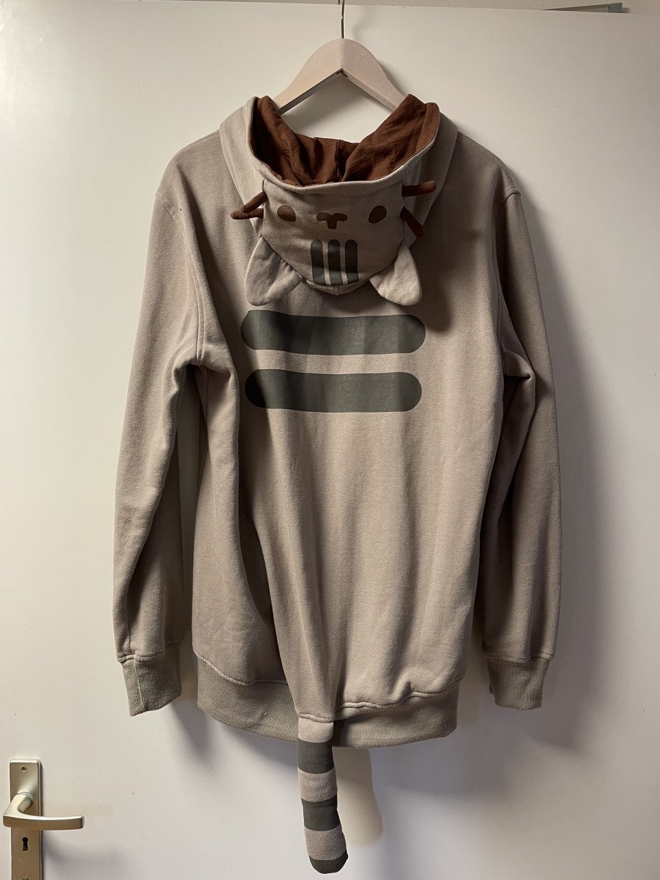 Pusheen vest maat M