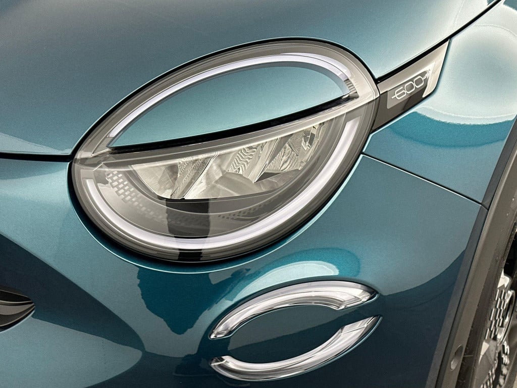 Fiat 600 1.2 hybrid la prima || van mossel vip voordeel || tot 8 jaar garan
