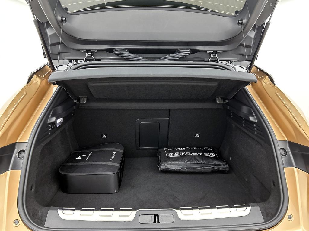 Ds Ds 4 e-tense performance line+ | rijklaar | afn. trekhaak |