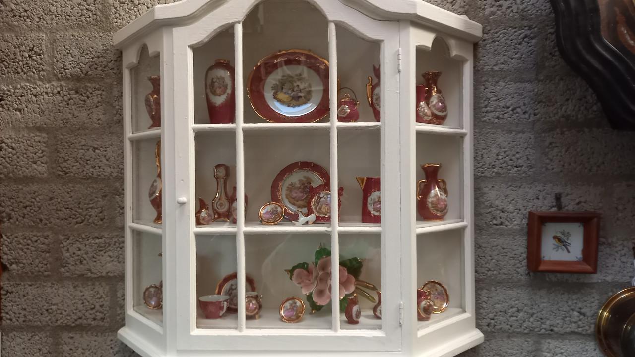 Sierkast voor aan de wand