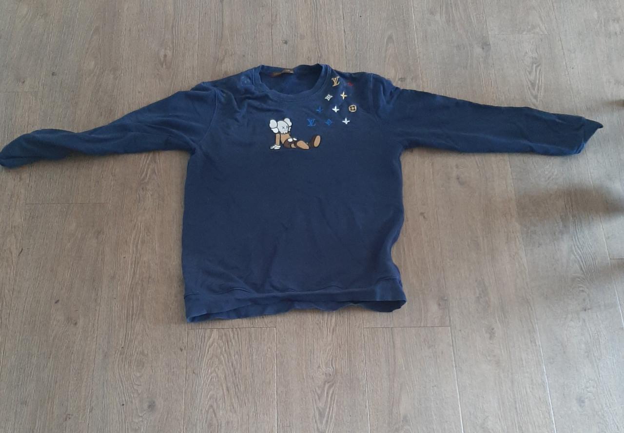 Lte koop louisvuitton trui >niet echt< xxl