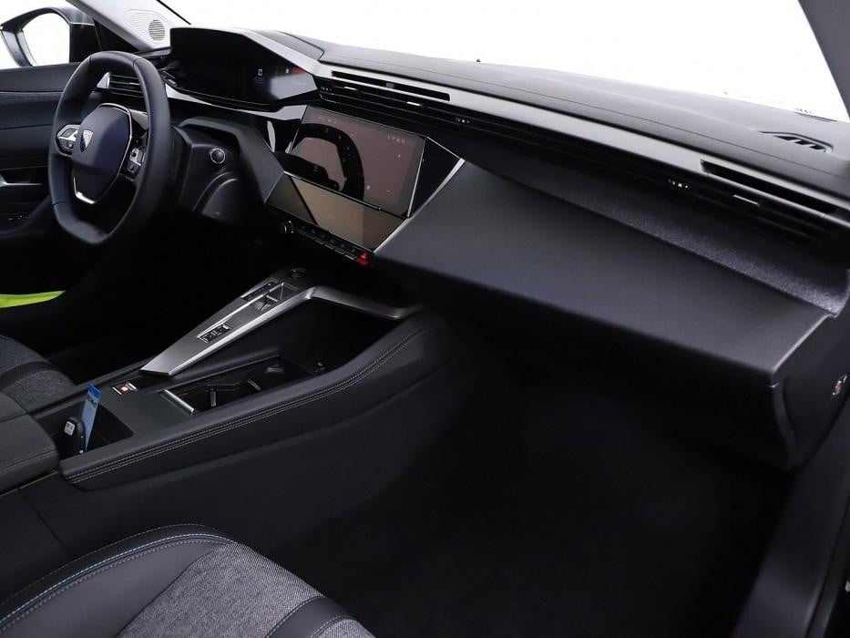 Peugeot 408 130 allure eat8 automaat /nav/cam