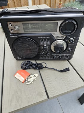 Prachtig Panasonic RF 2600 LBS multiband draagbare radio jaren 70...
