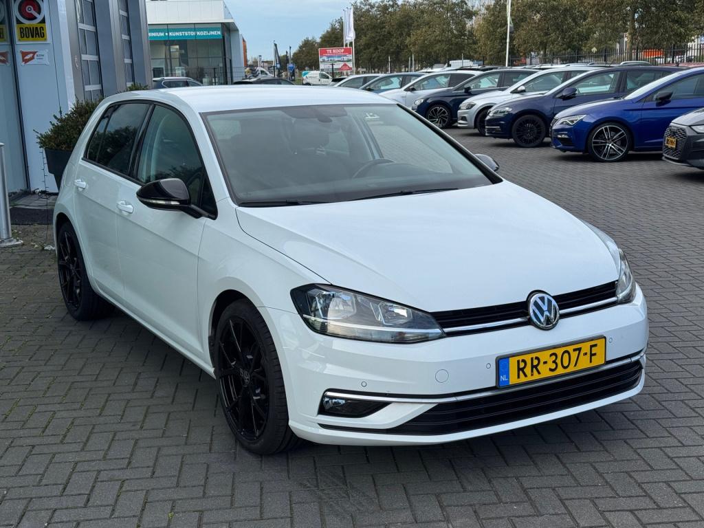 Volkswagen Golf 1.0 tsi * massage stoel * camera * carplay * stoelverwarmin