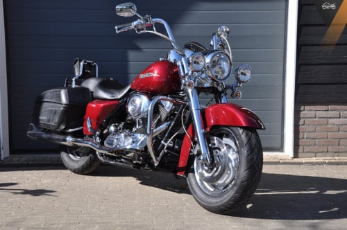 Harley Davidson FLHRSI Road King Custom Strakke motor!