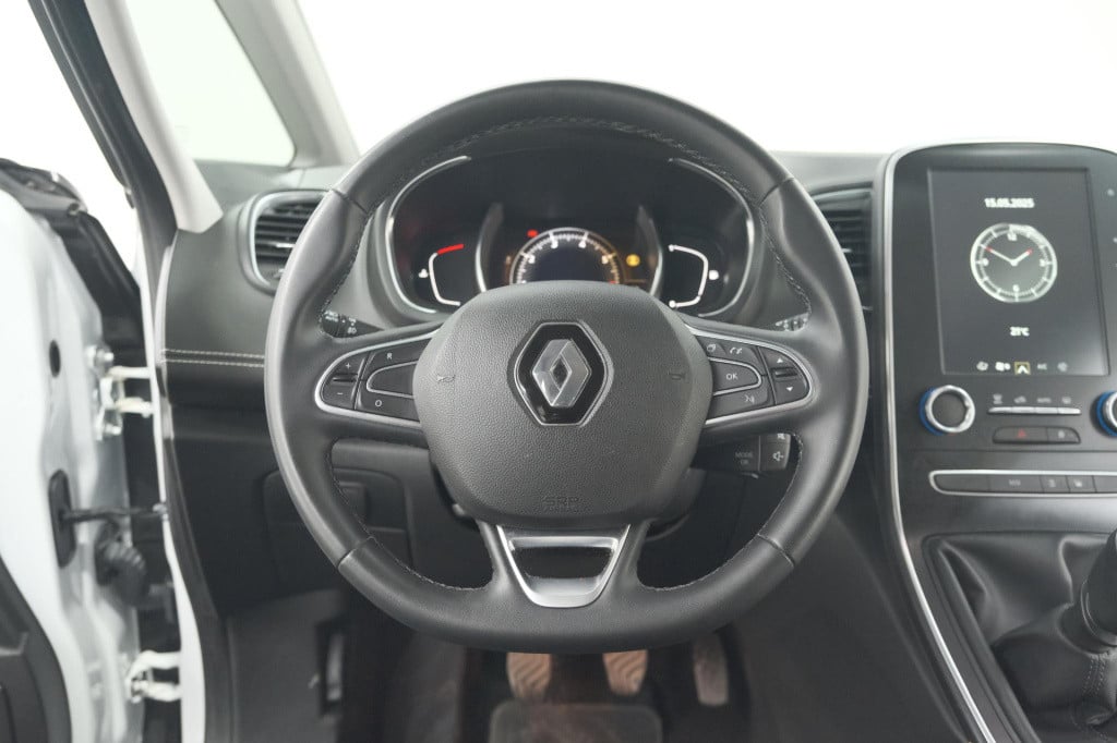 Renault Scenic tce 140 bose | trekhaak | camera | dodehoekdetectie | naviga