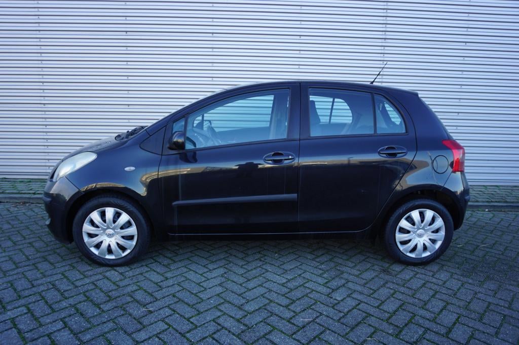Toyota Yaris 1.3 vvti sol airco / elektr. ramen / parkeersens.