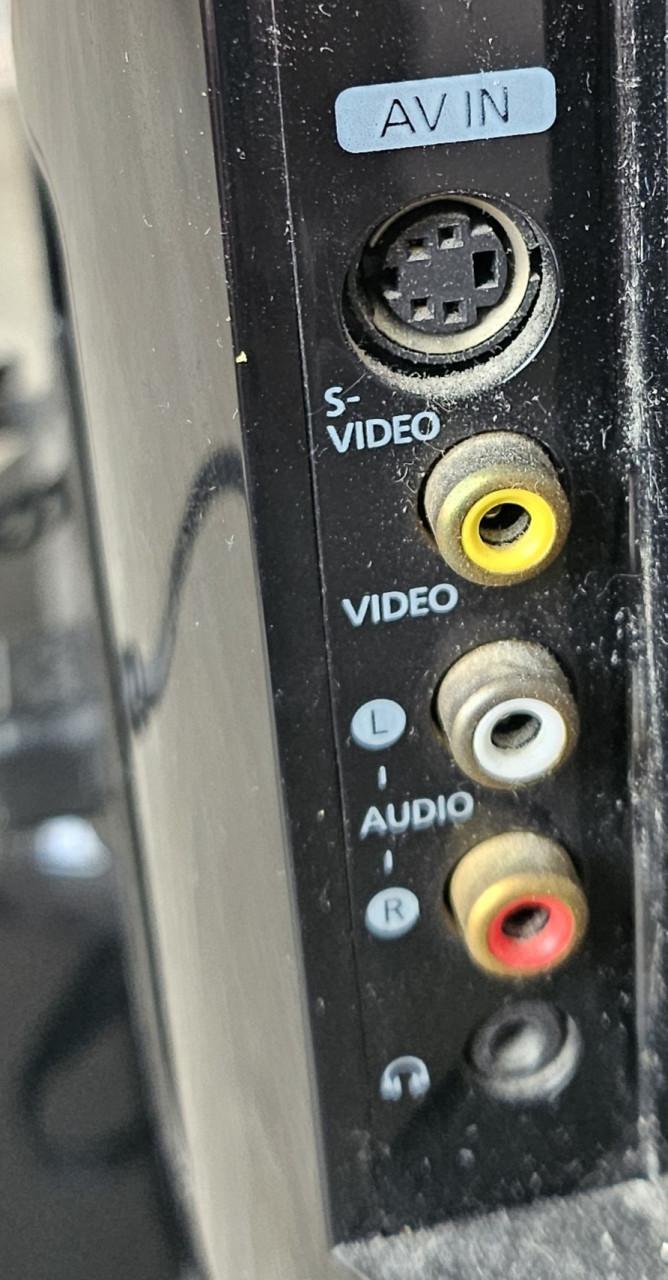 23 inch Samsung TV LE23R81B