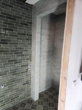 Tegelzetter nodig? Bel/app: 06 21937244 of Mail: jvbtegelzetter@gmail.com