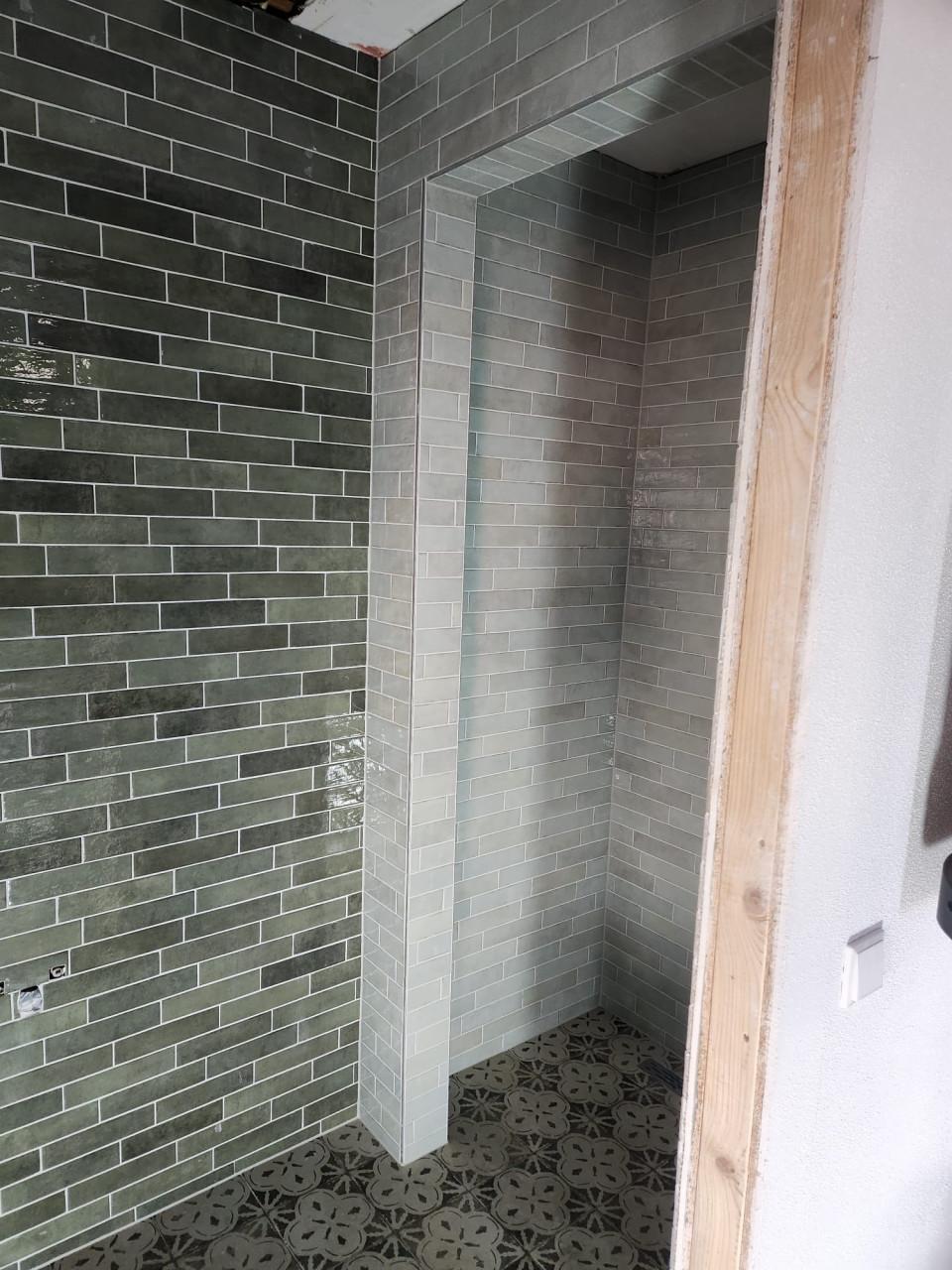 Tegelzetter nodig? Bel/app: 06 21937244 of Mail: jvbtegelzetter@gmail.com