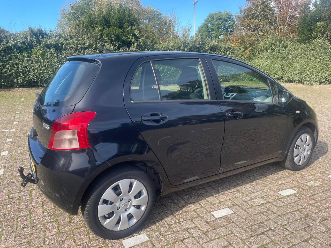 Toyota Yaris 1.0 vvti SOL