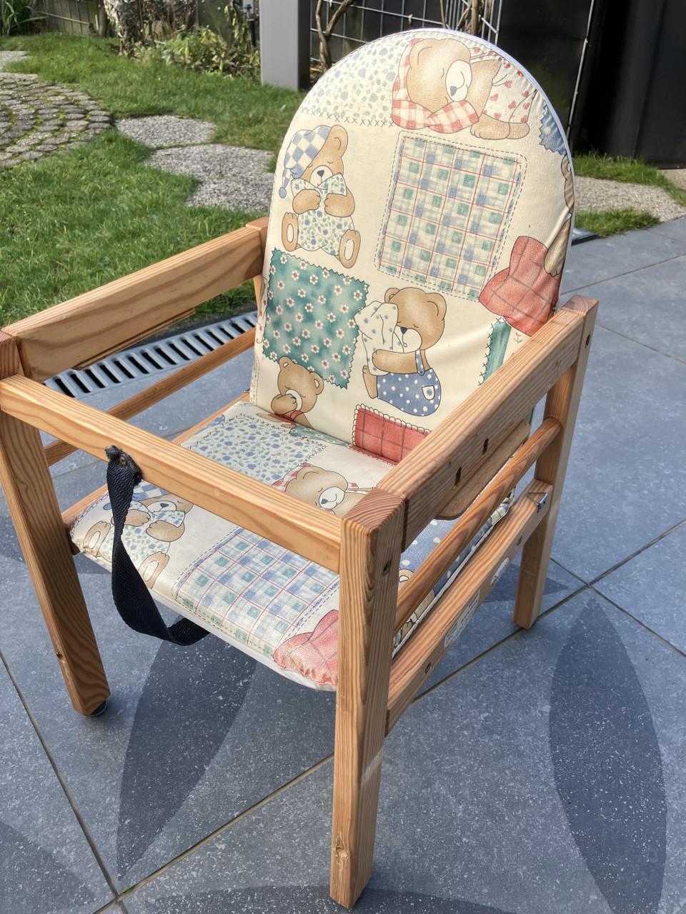 Retro kinderstoel met tafeltje