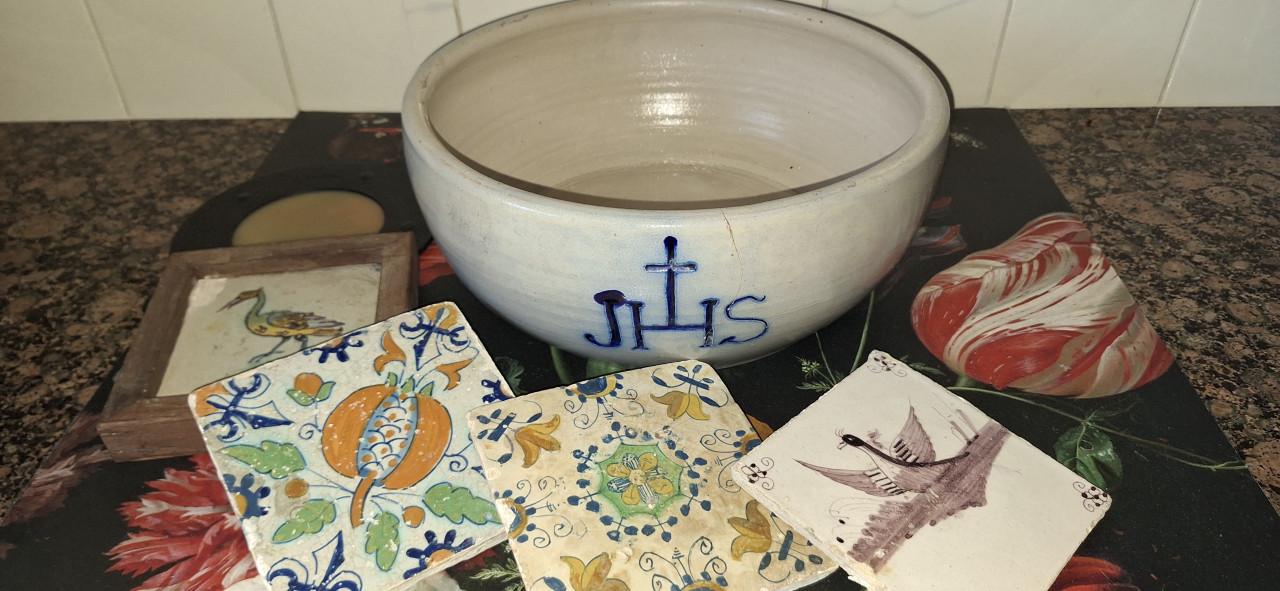 Het huis moet leeg. Schuurverkoop.