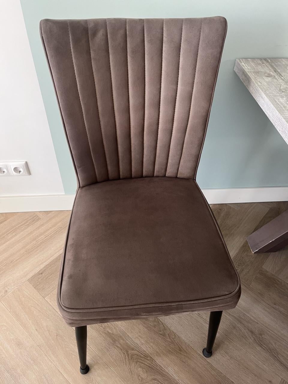 Eettafel met 6 stoelen