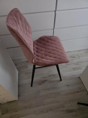 3 stuks roze eetkamerstoelen