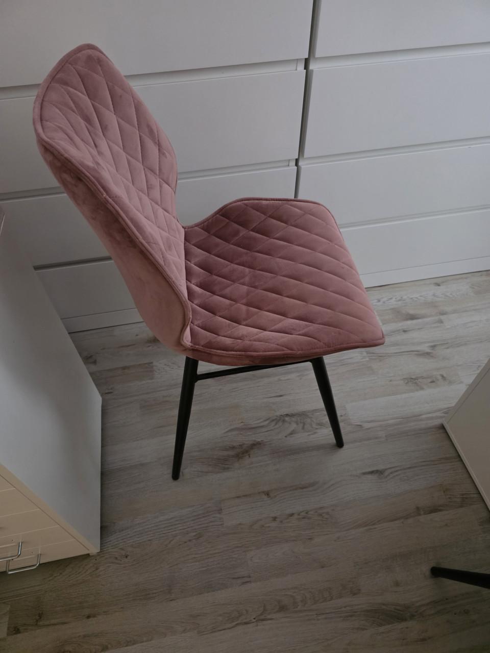 3 stuks roze eetkamerstoelen