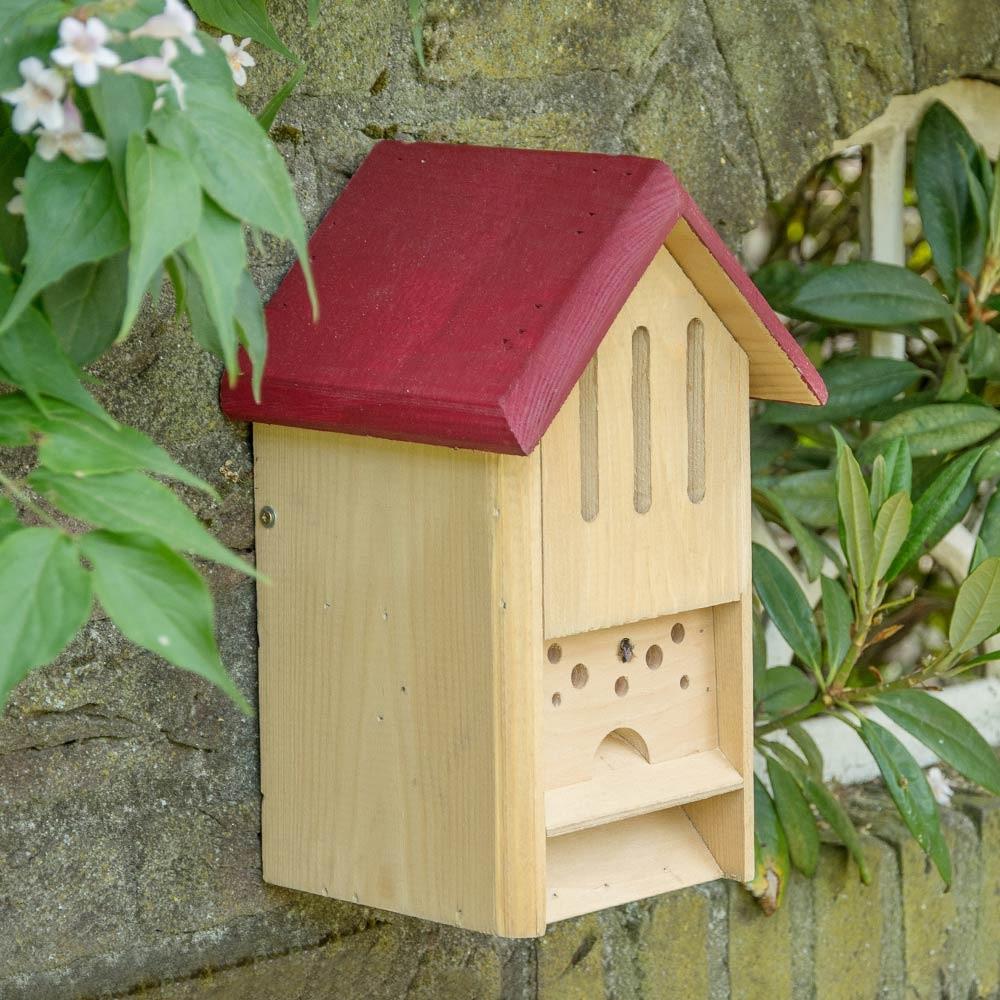 Nestkast voor bijen en vlinders insectenhotel