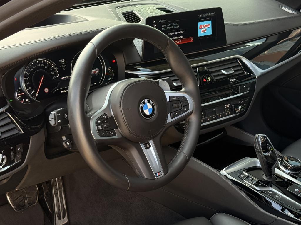 BMW 5 Serie m550i xdrive high executive | 4ws | soft-close | pano | b&w | m