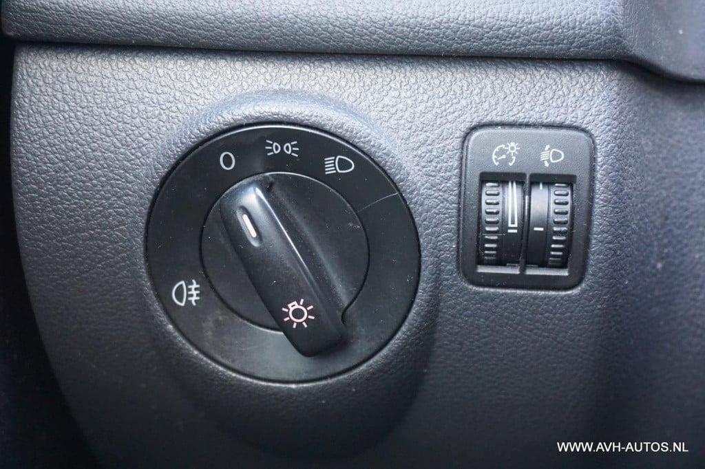 Volkswagen Golf Plus 1.6 fsi optive 3