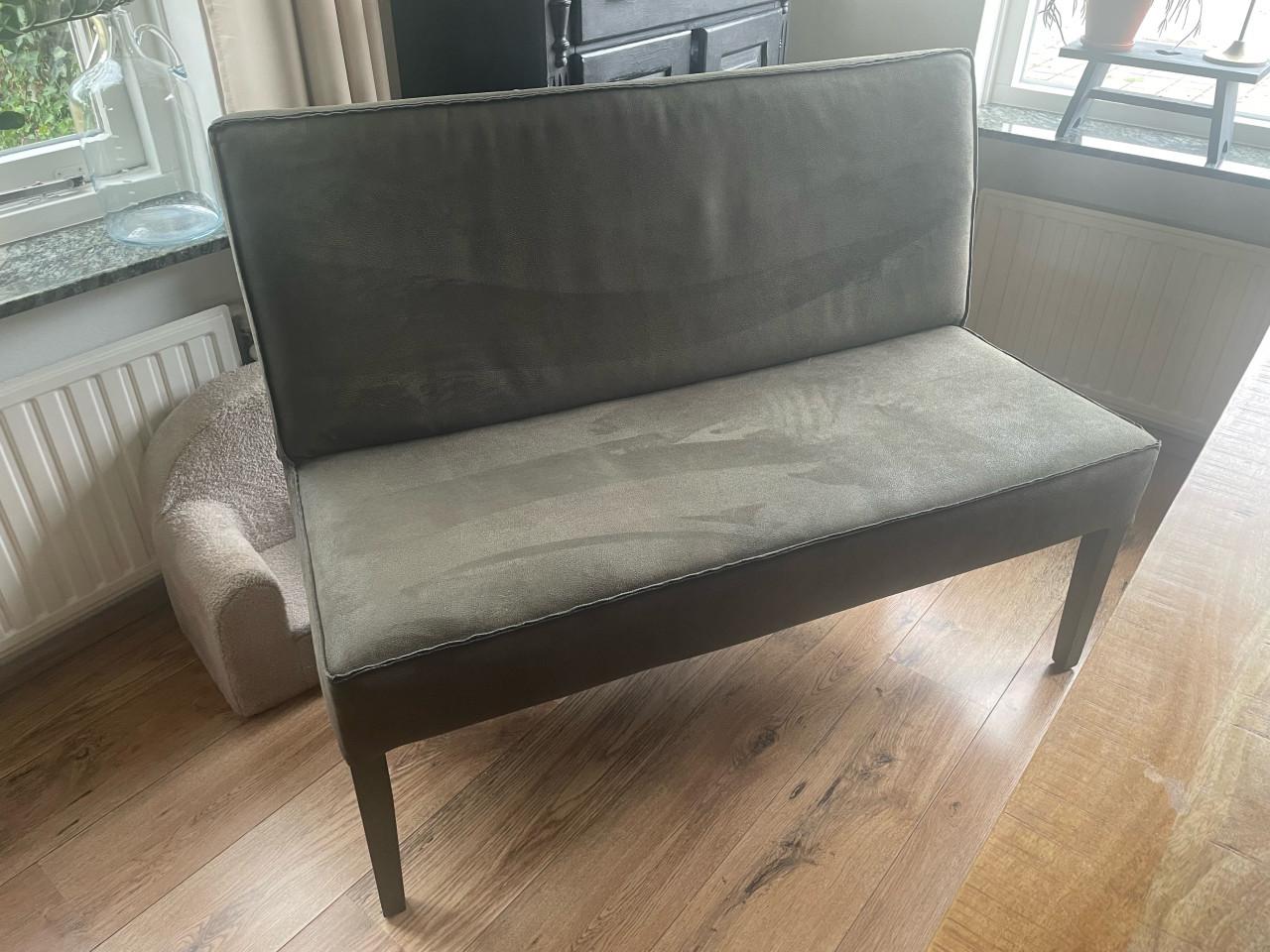 Eetkamerbankje en 2 bijpassende stoelen