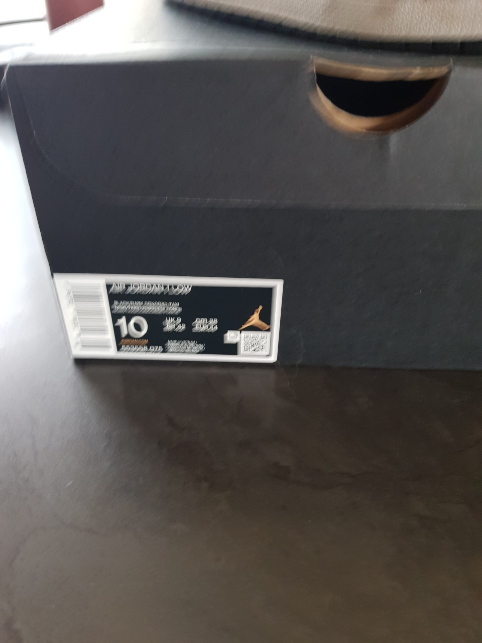 2 paar Nike air jordan mid & low