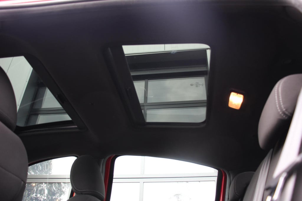 Alfa Romeo Giulietta 1.4 turbo multiair super - panorama dak - navi - stoel
