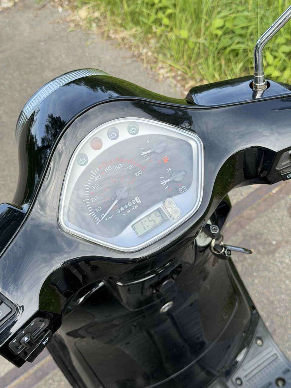 Berini Napoli scooter 4100km 35km/h 4-takt zuinig weinig km