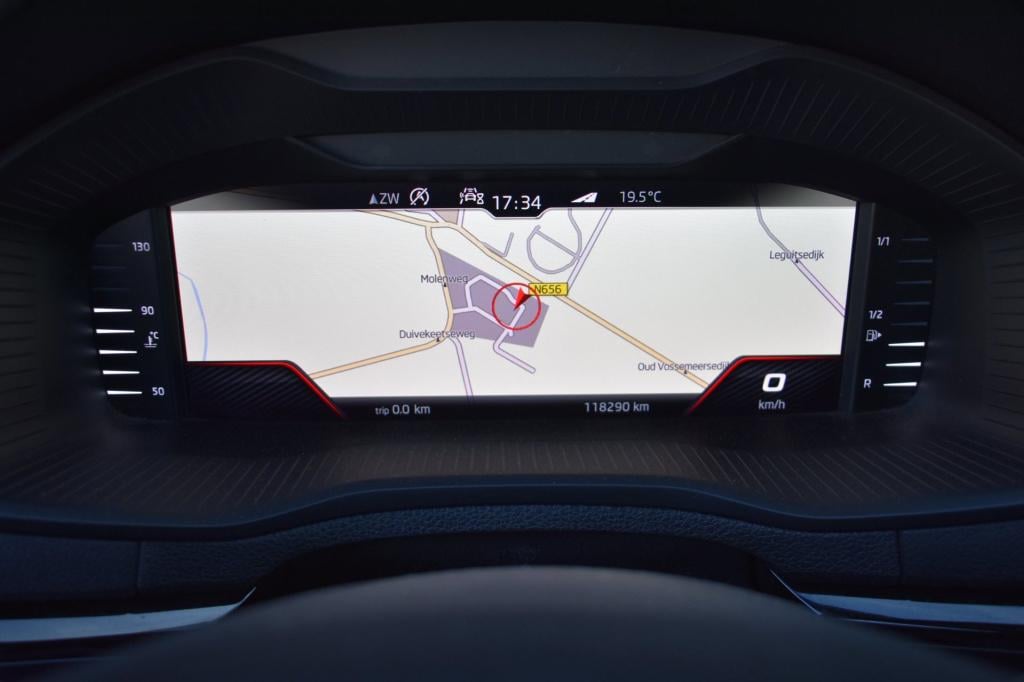 Skoda Karoq 1.5 tsi act sportline | nap | camera | stoelverwarming | apple 