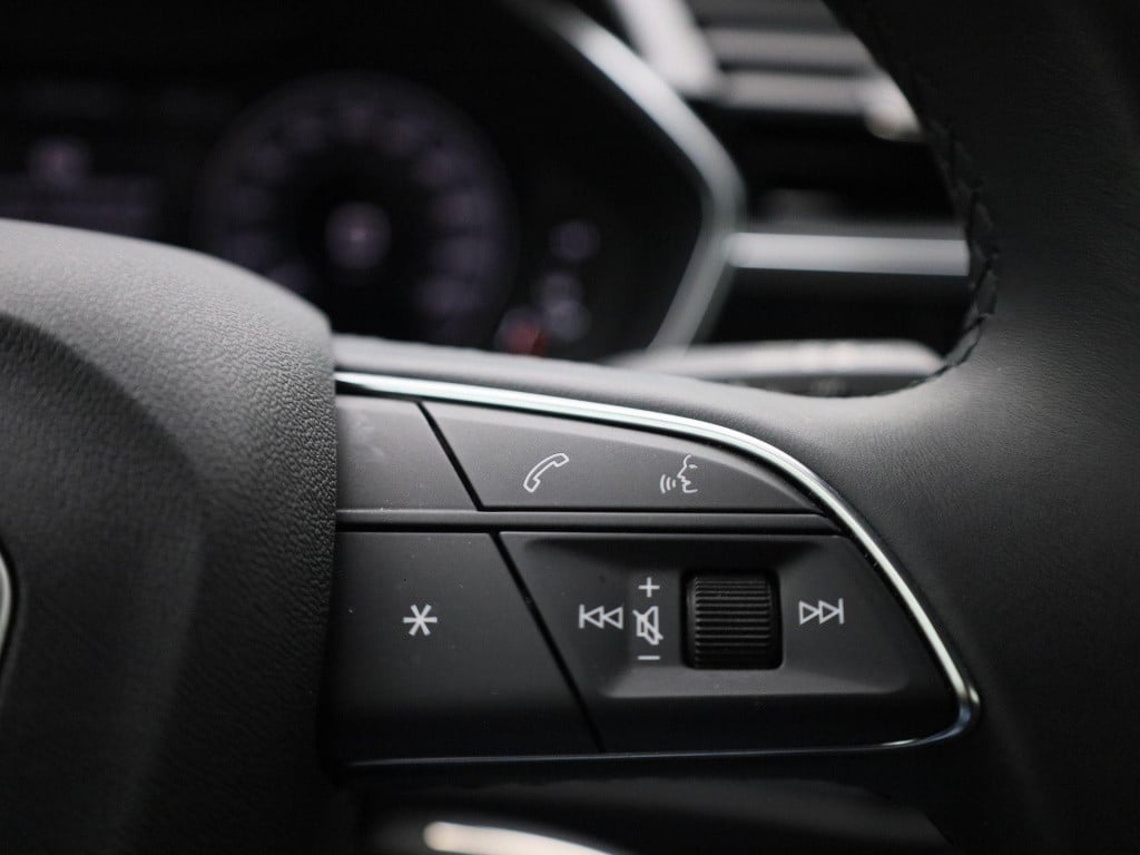 Audi Q3 45 tfsi e s tronic | automaat | lmv | parkeer sensoren | virtual co