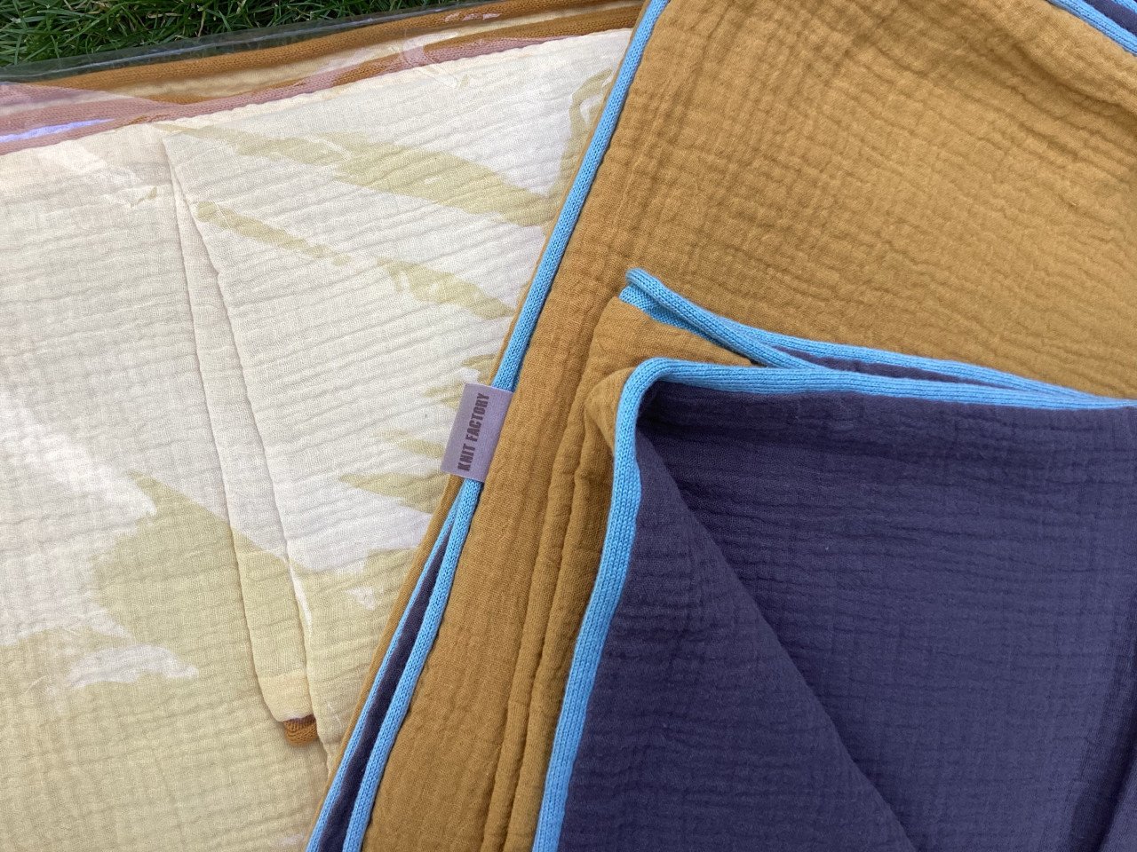 Fijne zachte plaid / woondeken met kussenhoes