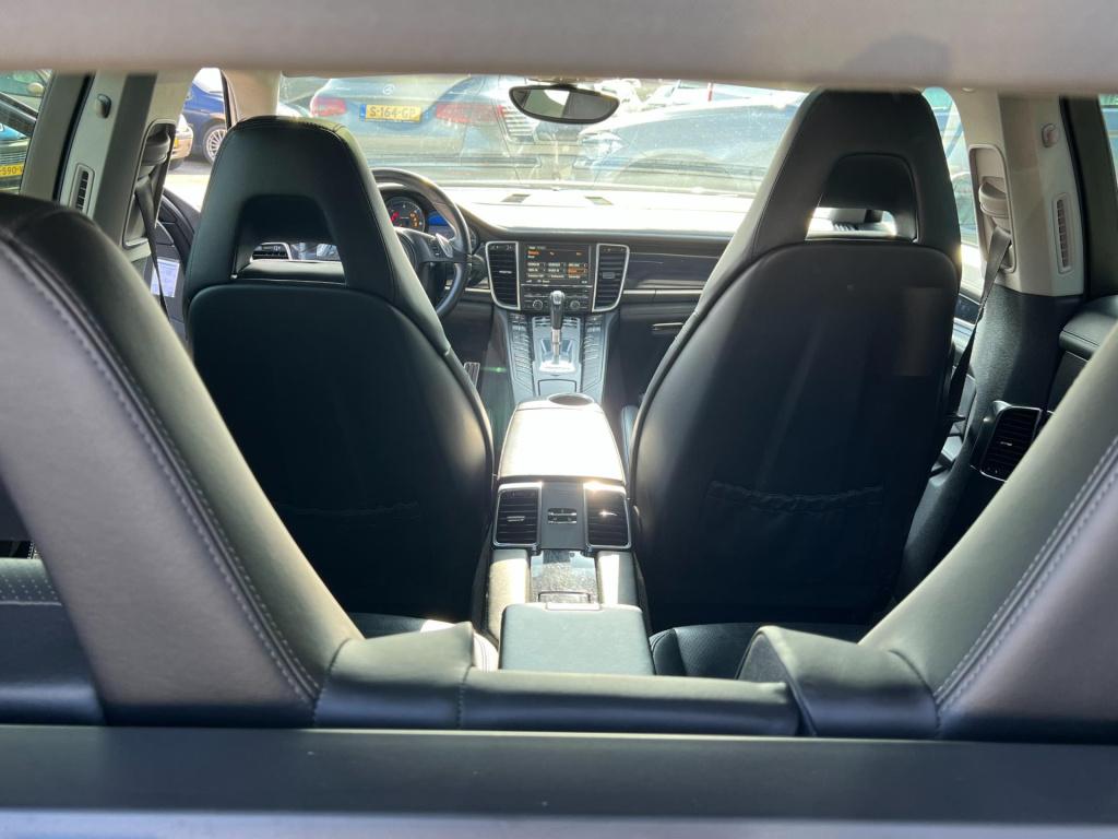 Porsche Panamera schuif/kanteldak, leer, navi, afn. trekhaak enz...