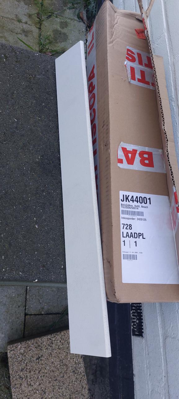 Gratis tegels plint spinhx belvedere beach 8x60 cm 5 st