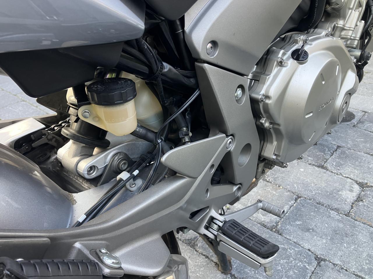 Honda CBF1000A 2008 slechts 21.390 km topkoffer recent geserviced 100% goed