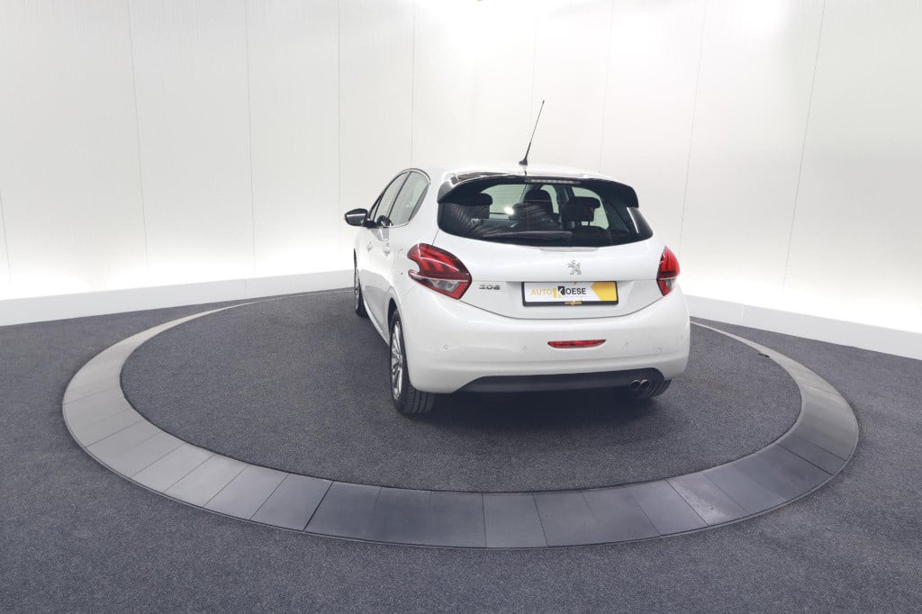 Peugeot 208 puretech 82 blue lease executive | parkeersensoren | navigatie 