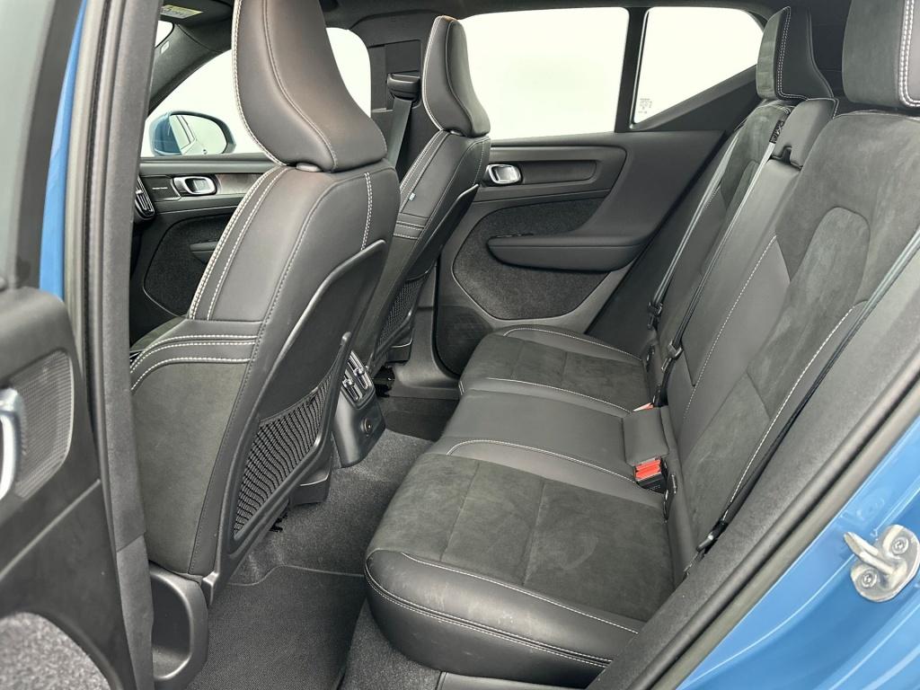Volvo XC40 t5 262pk recharge ultimate dark| pano| h&k| adap.cruise| camera