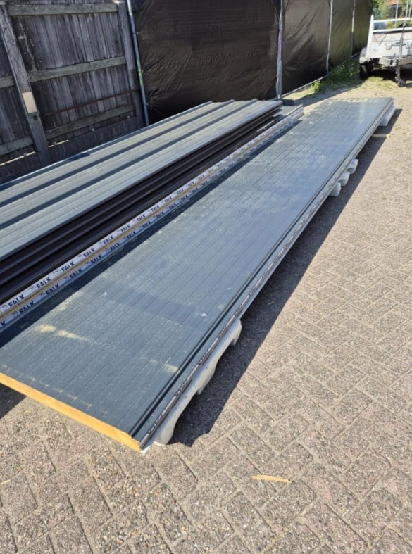 1 Sandwich paneel 100mm 7 meter Nieuw!