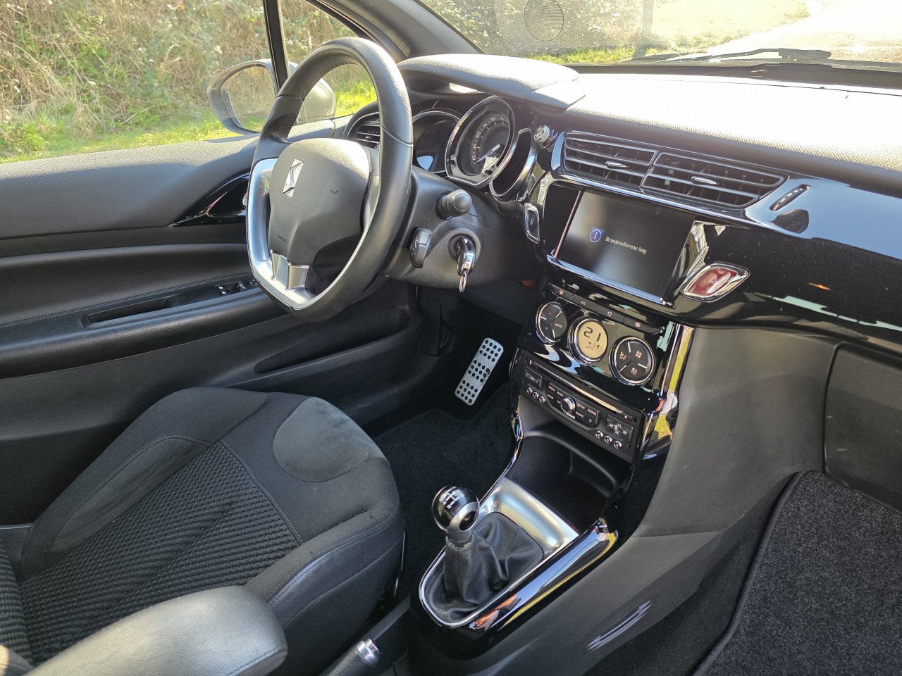Citroen DS3 1.2 VTi So Chic Met Slecht's 101176km! Werkelijk In Nieuwstaat!