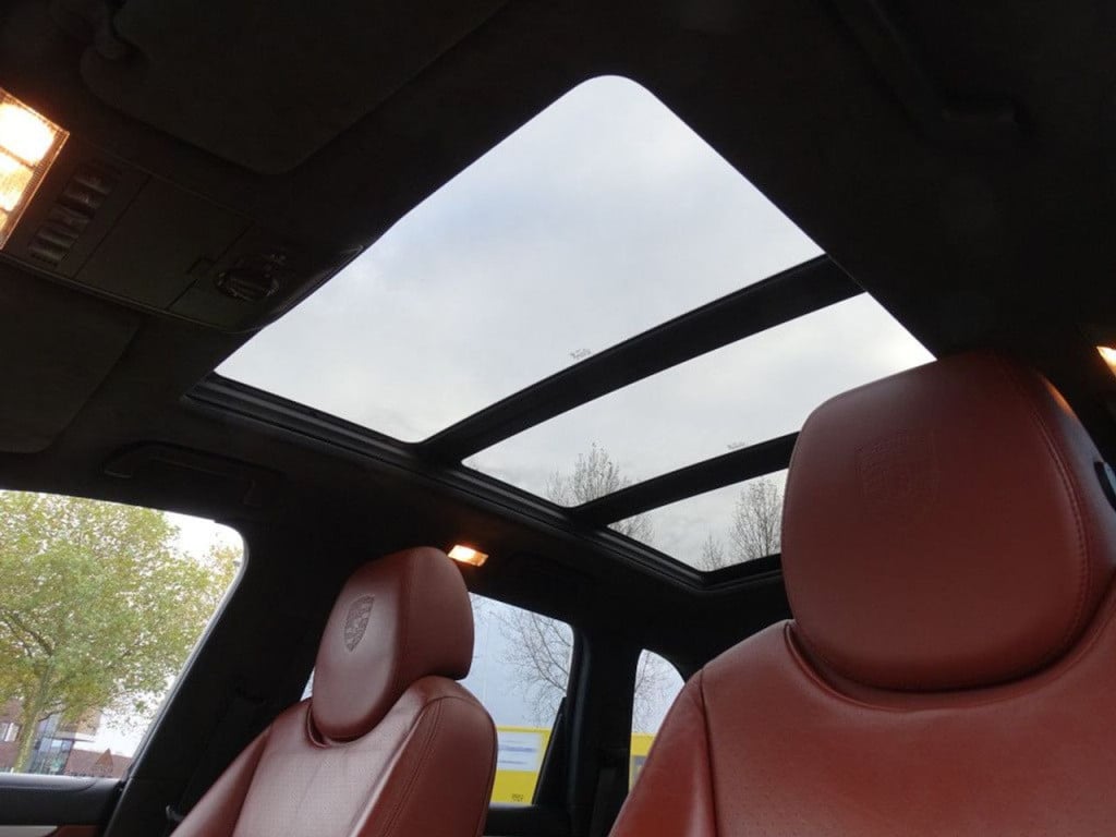 Porsche Cayenne 4.8 turbo 500pk | pano