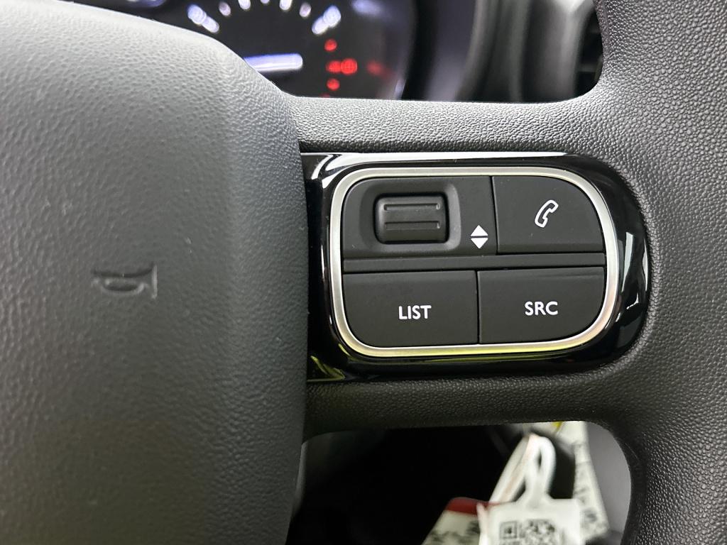 Citroen Berlingo 110 pk feel | rijklaar | trekhaak | parkeersensoren achter