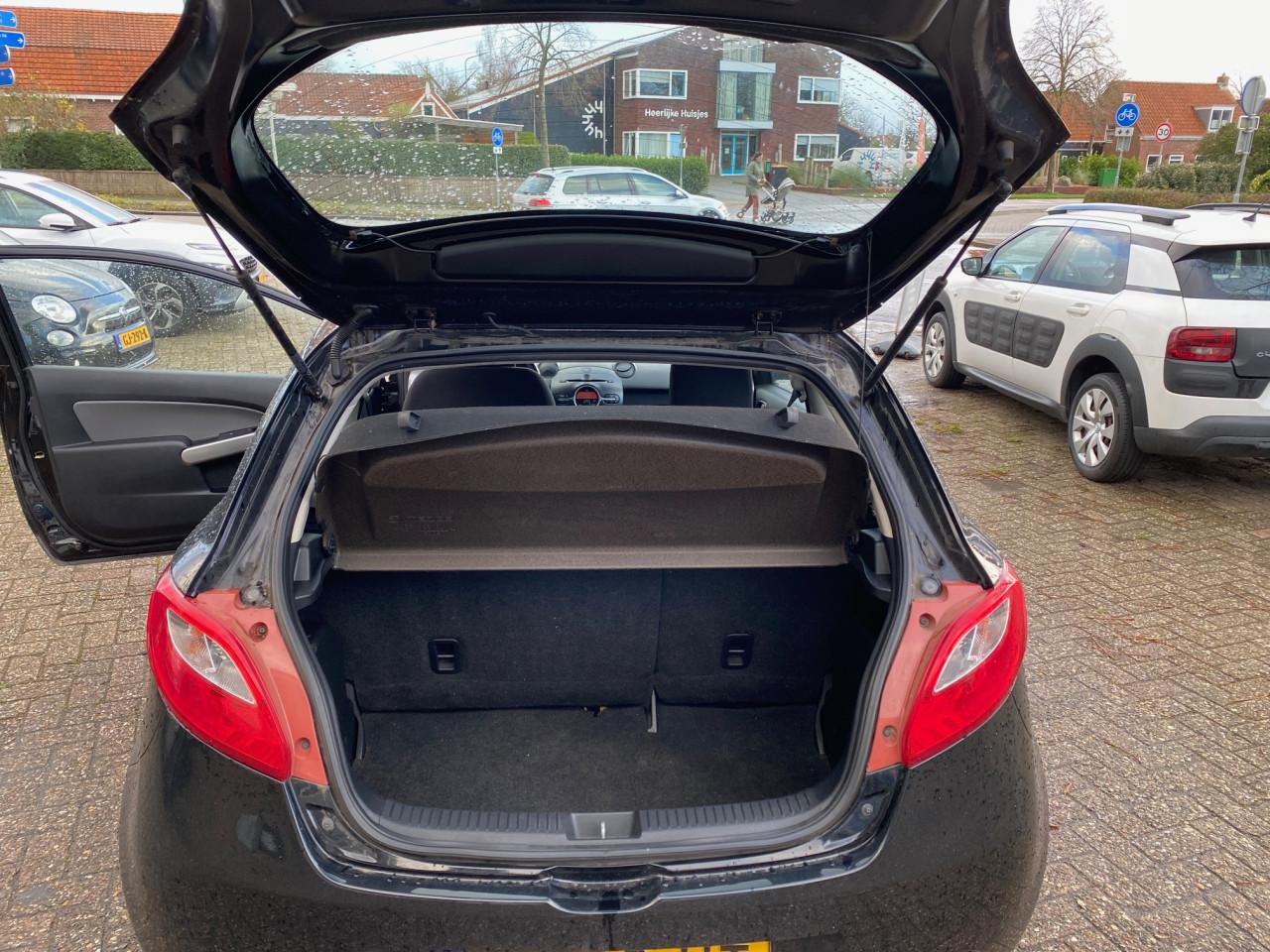 Te koop: Mazda 2 – Compact, Betrouwbaar en Wendbaar!