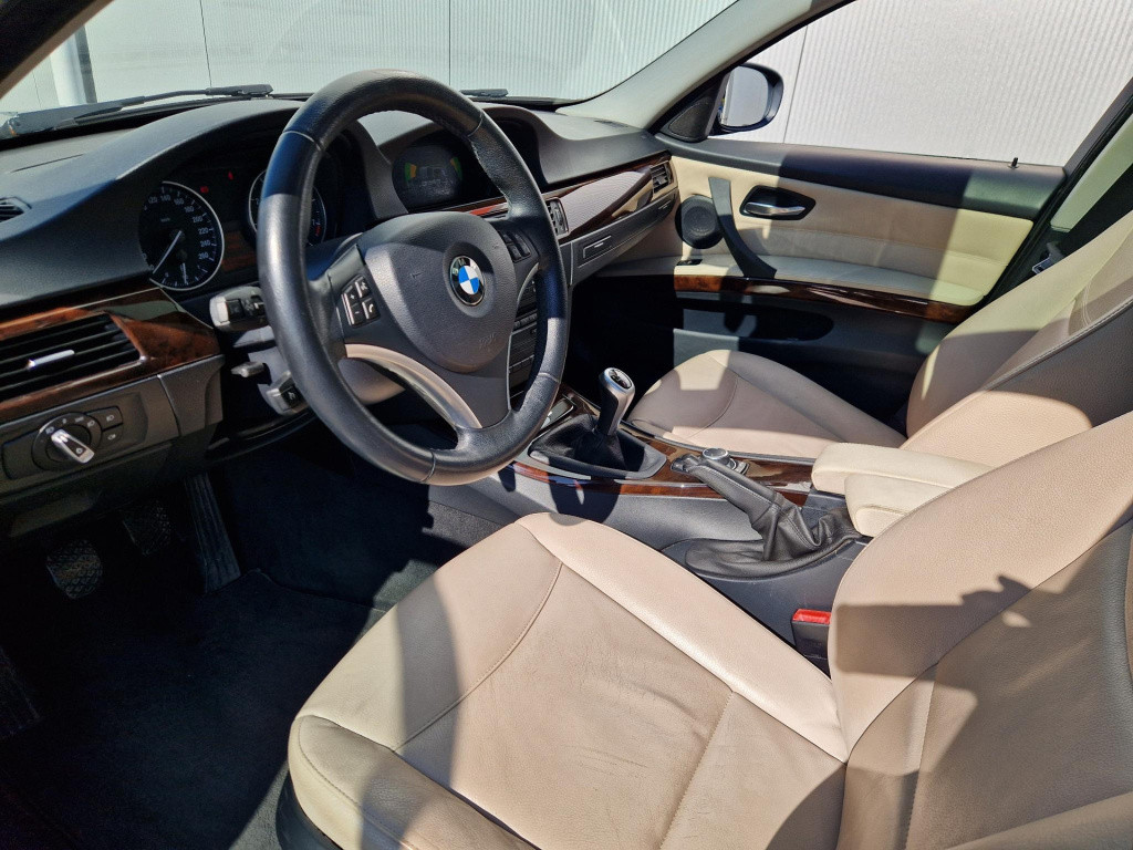 BMW 3-serie touring 320i business line style