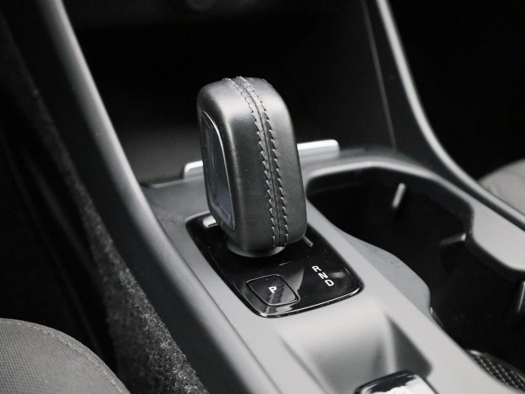 Volvo XC40 1.5 t4 recharge inscription expression | automaat | apple carpla