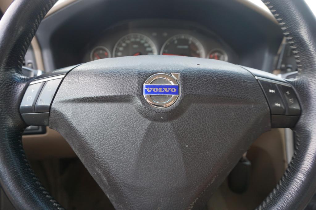 Volvo V70 2.4d edition airco / cruise / elektr. ramen / trekhaak / lm velge
