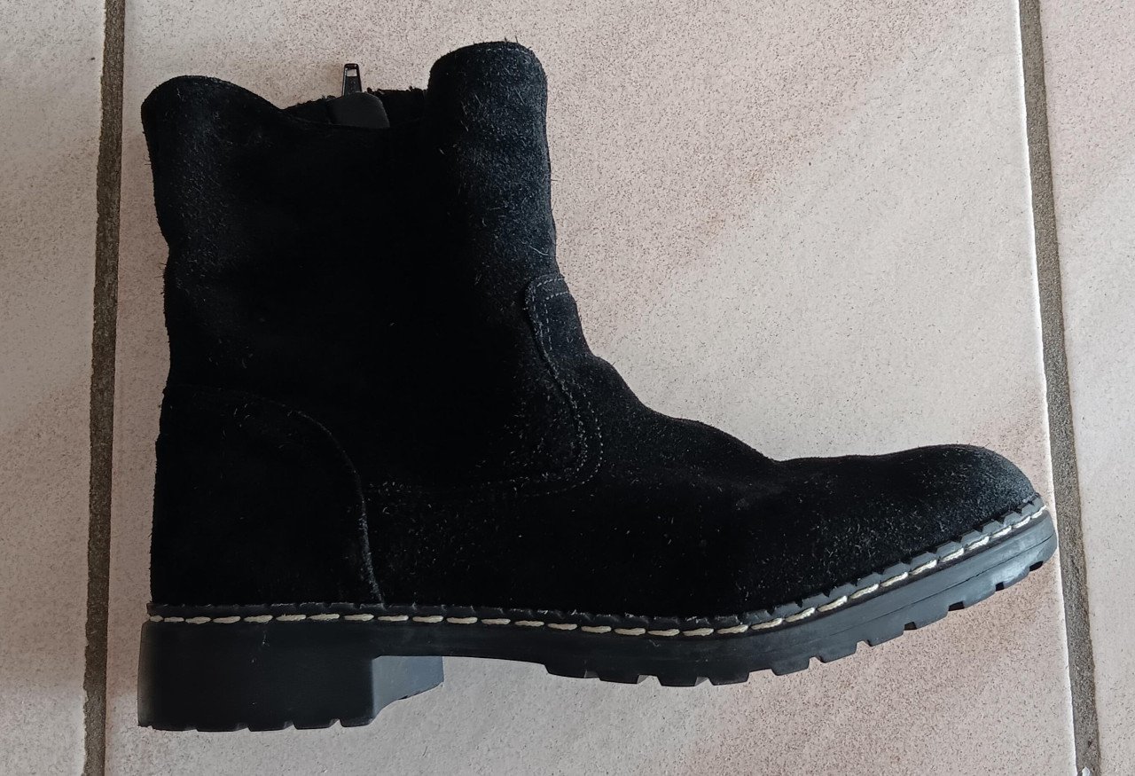 WARME GEVOERDE SUEDE WINTERLAARZEN