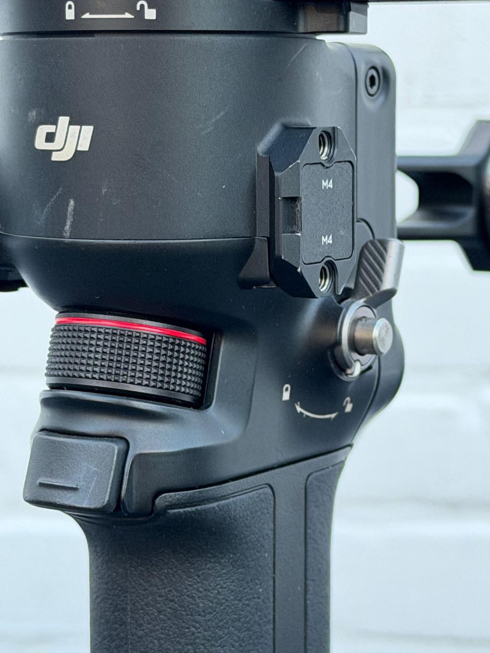 DJI- RS3 Gimbel + SmallRing Sling handgrip + Smallrig Vertical