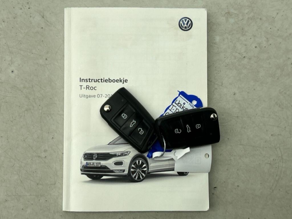 Volkswagen T-roc 1.0 tsi style | lmv | panorama dak | navigatie | parkeer s