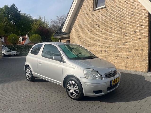 Toyota Yaris 1.3 VVT-i Sol Airco inclusief jaar apk