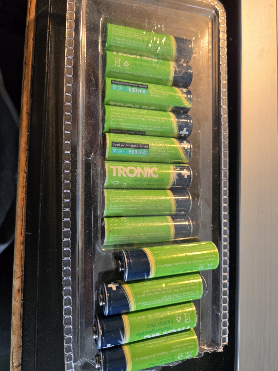 Batterijoplader Philips multilife incl. 12 oplaadbare batte rijen